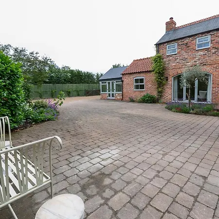 Creamery With Games And Free Parking Apartment *