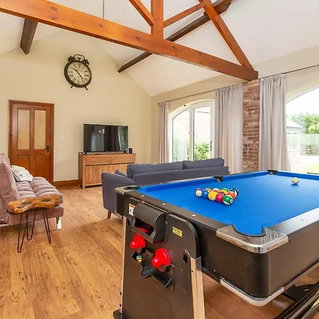 Creamery With Games And Free Parking Apartment *