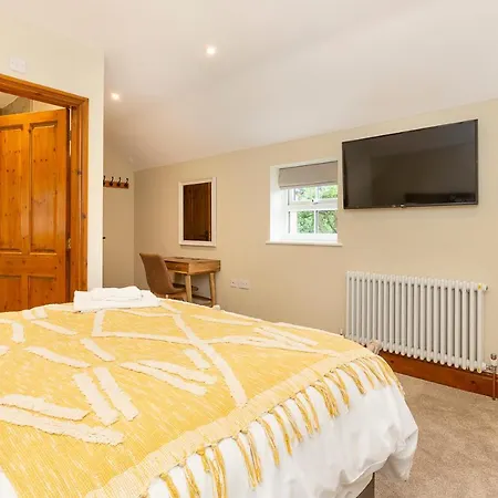 Creamery With Games And Free Parking Apartment