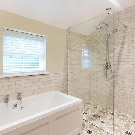 Creamery With Games And Free Parking Apartment York