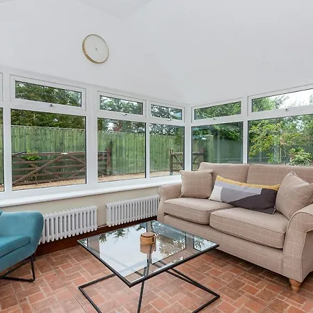 Creamery With Games And Free Parking Apartment York