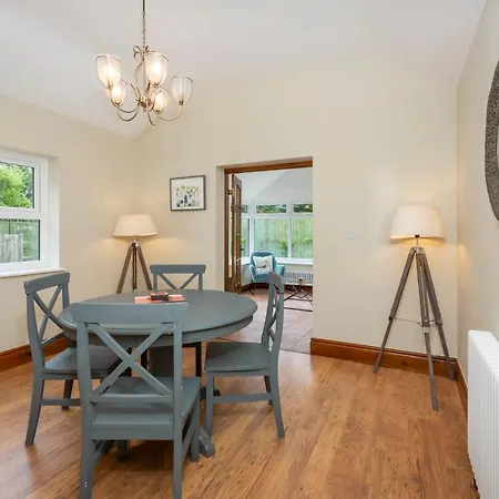 Creamery With Games And Free Parking *