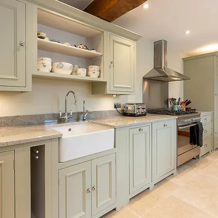 Creamery With Games And Free Parking Apartment York